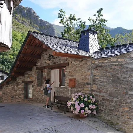 Fogar Mozarabe Guest House Penalba de Santiago Exterior photo